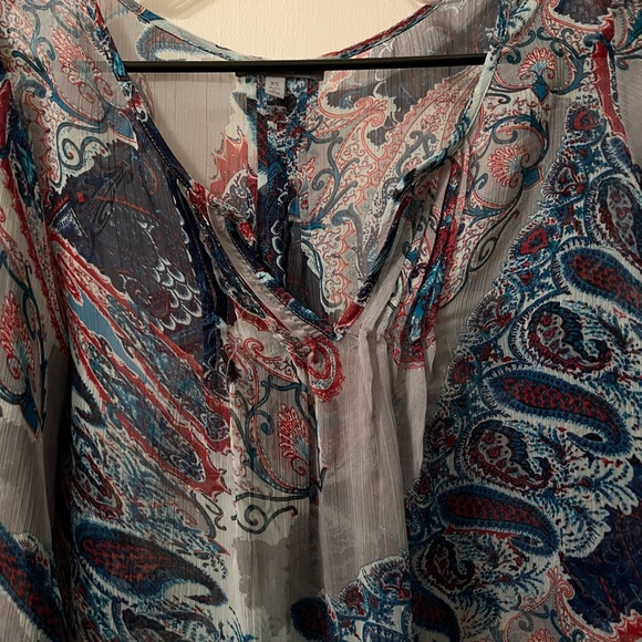 Charlotte Russe Sheer Paisley Top - Picture 3 of 4